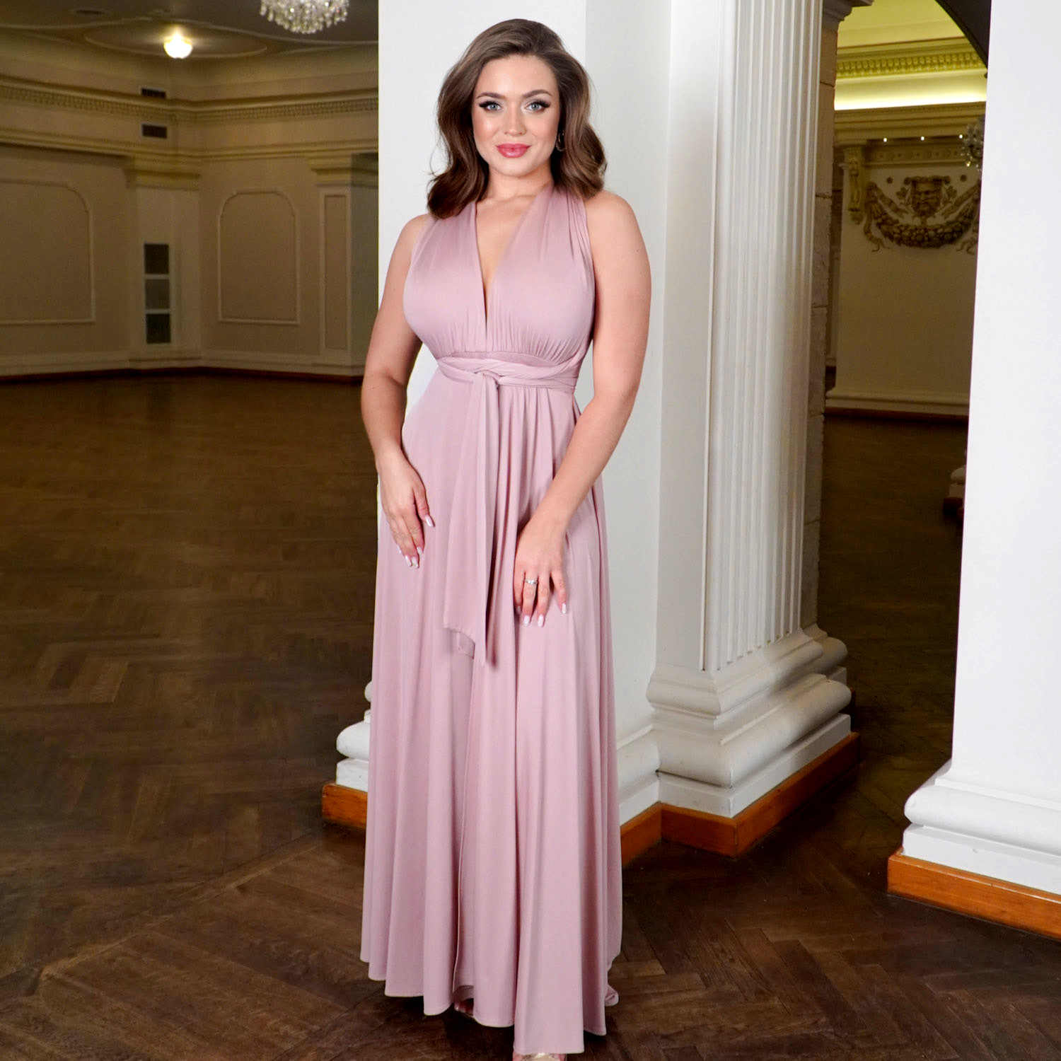 Sukienka wiskozowa długa z rozcięciem pudrowy róż LISA